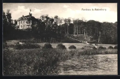 AK Farchau b. Ratzeburg, Herrenhaus am Seeufer