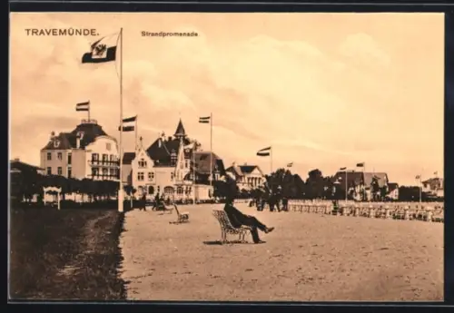 AK Travemünde, Strandpromenade mit Fahnenschmuck