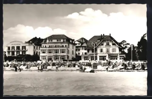 AK Travemünde, Hotel Fürstenhof, Bes. Herbert Heiland, Strand mit Strandkörben