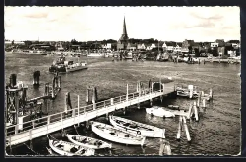 AK Travemünde, Hafen mit Fähre Mecklenburg und Blick auf die Kirche