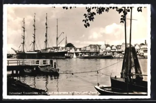 AK Travemünde, Blick auf Vorderreihe mit Schulschiff Pamir