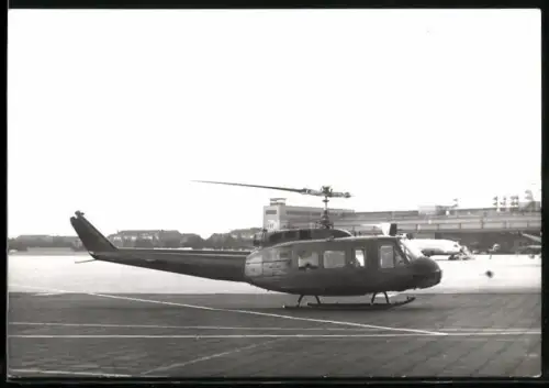 Fotografie Flughafen Berlin-Tempelhof, Hubschrauber / Helikopter Bell UH-1 Iroquois der US Army