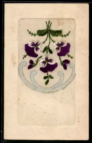 Seidenstick-AK Drei Stiefmütterchen in weiss und violett
