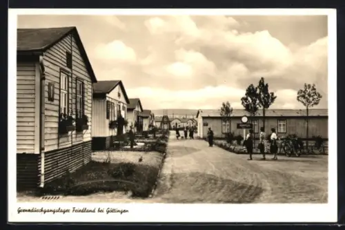 AK Göttingen, Grenzdurchgangslager Friedland, Strasse im Lager
