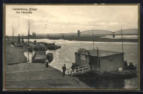 AK Lauenburg /Elbe, Fährstelle, Elbe, Brücke