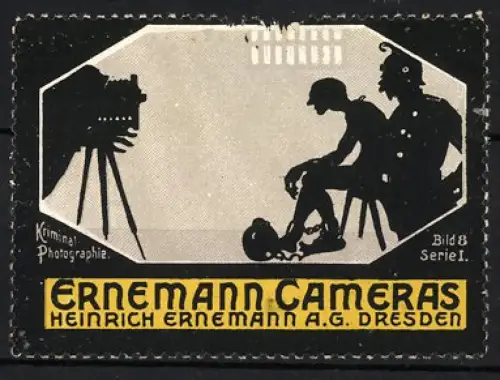 Reklamemarke Dresden, Heinrich Ernemann AG., Ernemann Cameras, Gefangener mit Eisenkugel neben Soldat