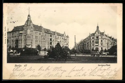 AK Berlin-Charlottenburg, Savigny-Platz, Wohnhäuser, Kutsche, Parkanlage