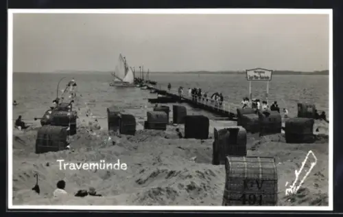 AK Travemünde, Strandpartie mit Bootsteg