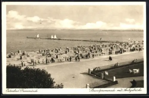AK Travemünde, Ostseebad, Strandpromenade mit Anlegebrücke
