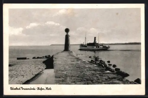 AK Travemünde, Ostseebad, Hafen und Mole