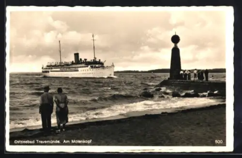 AK Travemünde, Ostseebad, Molenkopf mit Dampfer Seedienst Ostpreussen