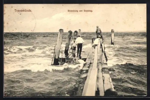 AK Travemünde a. d. Ostsee, Brandung am Seesteg