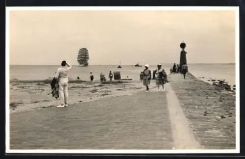 AK Travemünde, Nordermole mit Segelschiff
