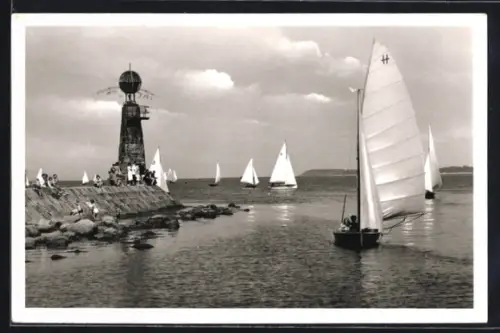 AK Travemünde, Ostseebad, An der Mole