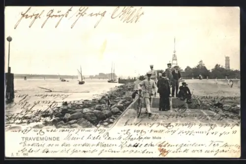 AK Travemünde, An der Mole mit Soldaten