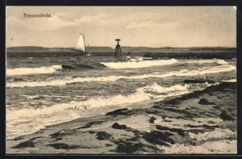 AK Travemünde, Uferpartie, Blick übers Wasser mit Segelboot
