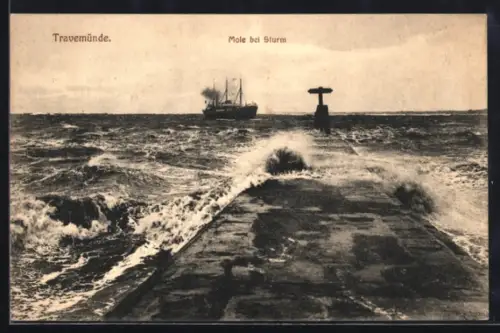 AK Travemünde, Mole bei Sturm, Dampfer