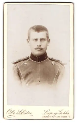 Fotografie Otto Schütze, Leipzig-Gohlis, Aeussere Hallesche Strasse 12, Unteroffizier der Ulanen in Uniform