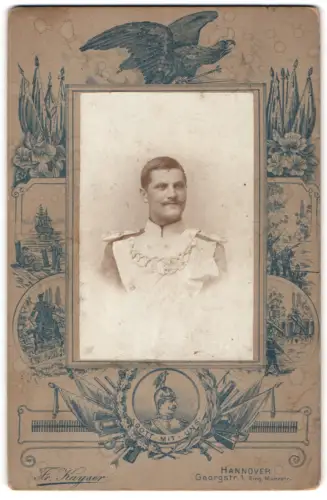 Fotografie Fr. Kayser, Hannover, Georgstr. 1, Ulan in Paradeuniform mit Paraderabatte