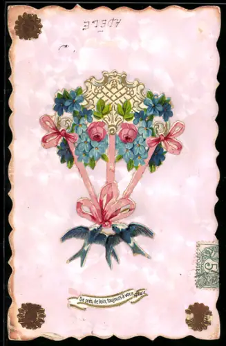 Oblaten-AK Schwalben tragen einen Korb mit Rosen und Vergissmeinnicht