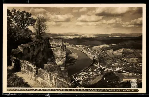 Foto-AK Walter Hahn, Dresden, Nr. 3022: Königstein /Sächs. Schweiz, Blick von der Festung Königstein auf die Stadt