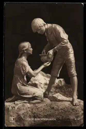 AK Leipzig, Märchenbrunnen, Skulptur zweier Kinder mit Beutel, Brunnenfiguren