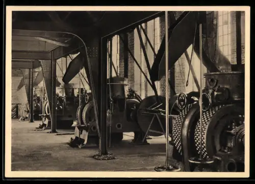 AK RWKS Ruhrkohle, Maschinen beim Eiformbrikettpressen