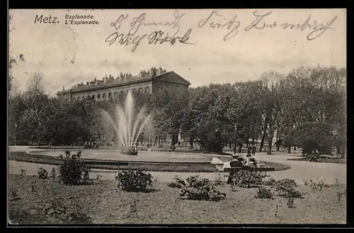 AK Metz, Esplanade avec fontaine et jardin public