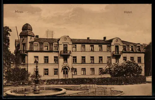 AK Moss, Hotel