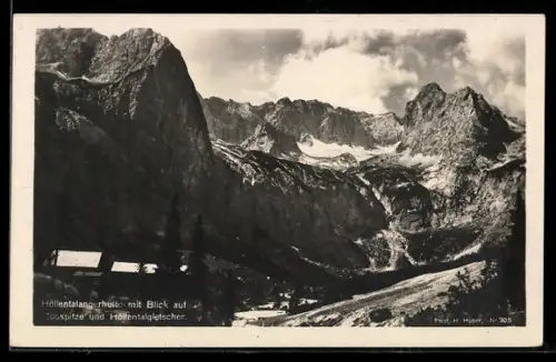 AK Höllentalangerhütte mit Blick zur Zugspitze