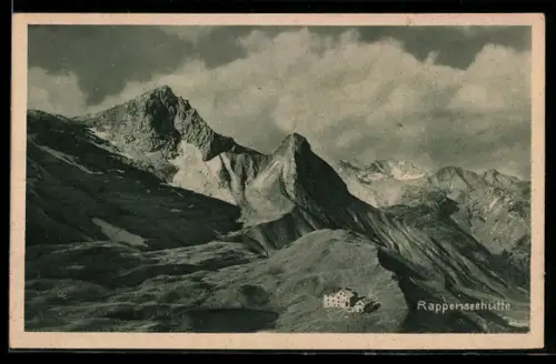 AK Rappenseehütte /Allgäuer Alpen, Berghütte mit Gipfelpanorama