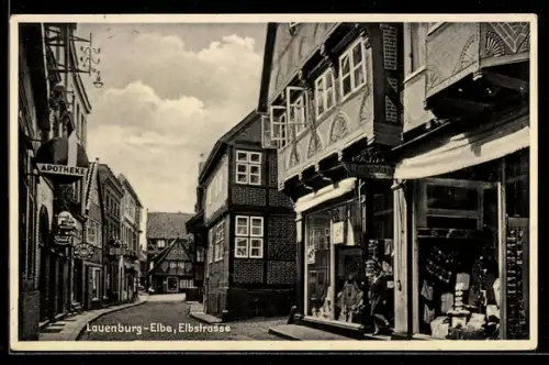 AK Lauenburg /Elbe, Blick in die Elbstrasse mit Apotheke