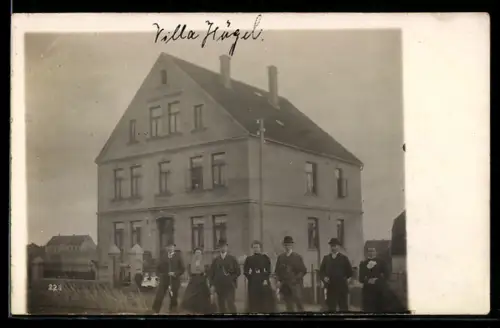 Foto-AK Bünde, Villa Hügel mit eleganter Gesellschaft