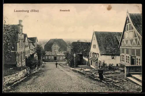 AK Lauenburg /Elbe, Strassenpartie in der Neustadt