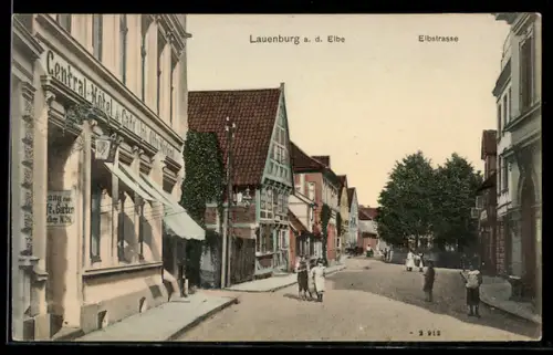 AK Lauenburg a. d. Elbe, Elbstrasse mit Central-Hôtel