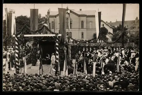 Foto-AK Freiburg /Breisgau, Festakt im Juni 1906, Soldat in Uniform bei einer Rede