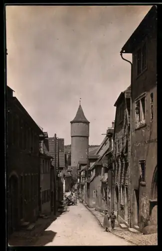 Foto-AK Ochsenfurt a. M., Strassenpartie, Boxgasse mit Centturm