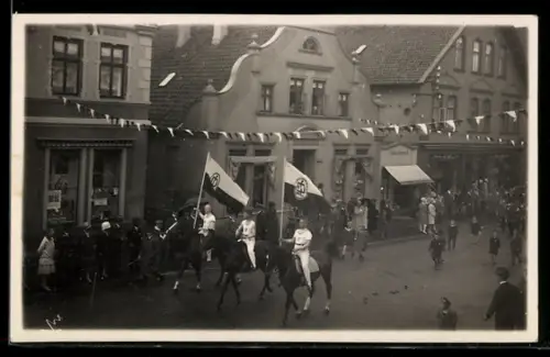 Foto-AK Bünde, Ritt der Turnerschaft am Blumenhaus Gustav Groppel