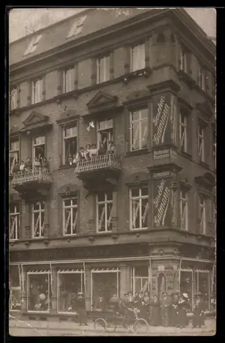 Foto-AK Mannheim, Geschäft Geschwister Gutmann, Strasseneck G3, 20, Fassadenanansicht