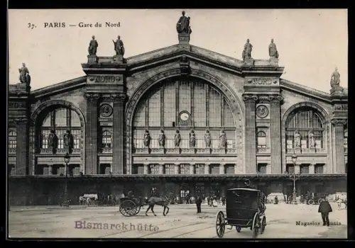 AK Paris, Gare du Nord avec voitures à cheval et piétons devant la facade monumentale