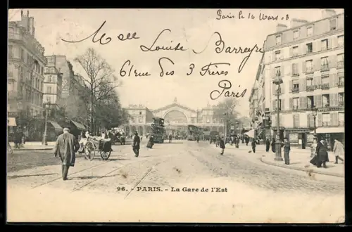 AK Paris, La Gare de l`Est avec passants et calèches