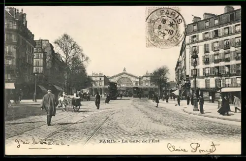 AK Paris, La Gare de l`Est et la rue animée avec passants et calèches