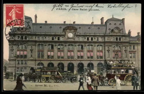 AK Paris, Gare Saint-Lazare avec calèches et passants animés