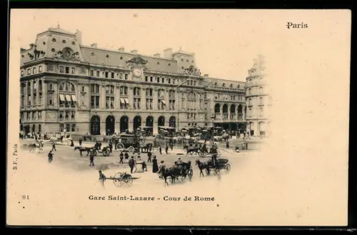 AK Paris, Gare Saint-Lazare, Cour de Rome avec calèches et passants