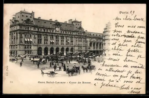 AK Paris, Gare Saint-Lazare, Cour de Rome avec calèches et passants animés