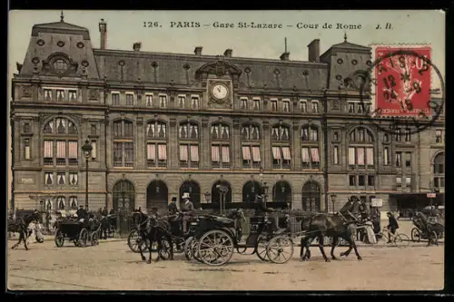 AK Paris, Gare St-Lazare, Cour de Rome avec fiacres et passants