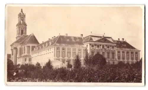 Fotografie Heinike, Ort unbekannt, Ansicht Herzogenburg, Blick zum Kloster