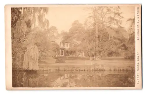 Fotografie Surrey Photo Company, Guildford, High St. 32, unbekannter Ort, Landschaftsansicht mit Herrenhaus