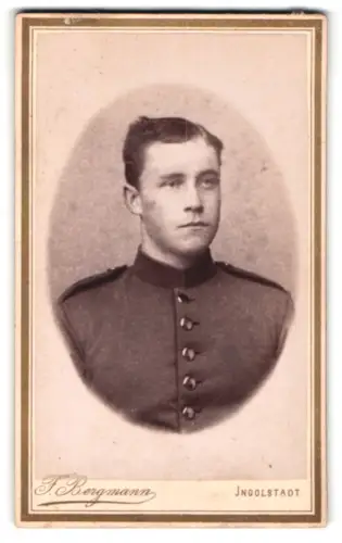 Fotografie F. Bergmann, Ingolstadt, Theresienstrasse 329, Soldat der Infanterie in Uniform