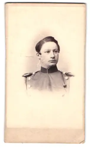 Fotografie L. Riedel, Königsberg i. P., Vord. Rossgarten 31, Leutnant Oehlmann im Überrock